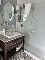 Surrey-Williamson Inn