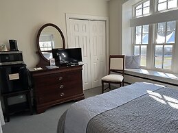 Surrey-Williamson Inn