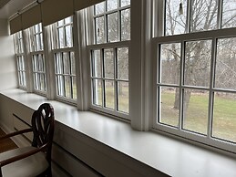 Surrey-Williamson Inn