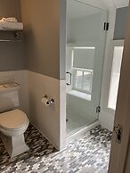 Surrey-Williamson Inn