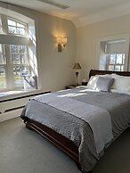 Surrey-Williamson Inn