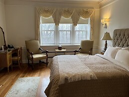 Surrey-Williamson Inn