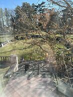 Surrey-Williamson Inn