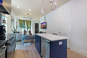 The Grove by AvantStay – Stylish Group Stay with Private Bathrooms