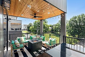 The Grove by AvantStay – Stylish Group Stay with Private Bathrooms