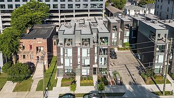 The Grove by AvantStay – Stylish Group Stay with Private Bathrooms