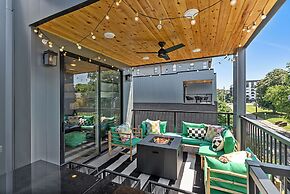 The Grove by AvantStay – Stylish Group Stay with Private Bathrooms