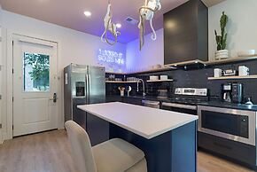 The Grove by AvantStay – Stylish Group Stay with Private Bathrooms