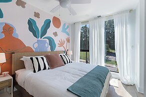 The Grove by AvantStay – Stylish Group Stay with Private Bathrooms