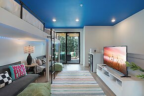 The Grove by AvantStay – Stylish Group Stay with Private Bathrooms