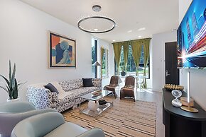 The Grove by AvantStay – Stylish Group Stay with Private Bathrooms