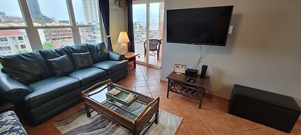 Great Family Condo * EZ Beach Access * SpaceX view (Gulfview II #604) 