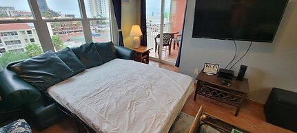 Great Family Condo * EZ Beach Access * SpaceX view (Gulfview II #604) 