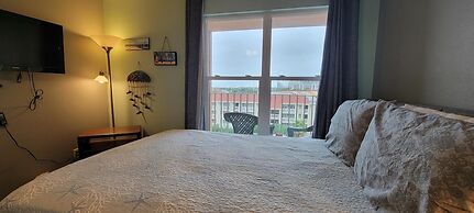 Great Family Condo * EZ Beach Access * SpaceX view (Gulfview II #604) 