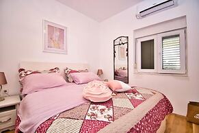 Beach House Calendula