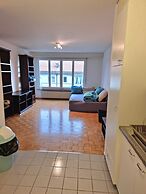 Entire Flat Close to Airport, Train, Center for 7