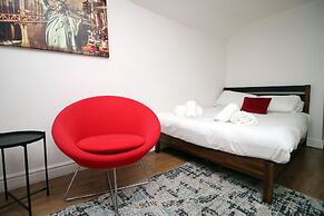 Comfortable Studio Near City Centre, Free Parking