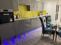 Stylish 3beds Nystyle Apt - Parking, Self Check-in