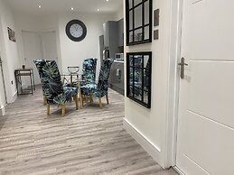 Stylish 3beds Nystyle Apt - Parking, Self Check-in