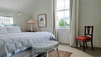 Timeless Heritage Grey Lynn 2BR Beauty