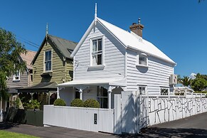 Timeless Heritage Grey Lynn 2BR Beauty