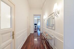 Music Academy Bedroom Suite Café Vian Apartman Kft