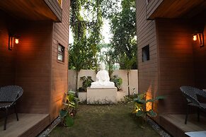 TreeHouse MARS Beach Cottages