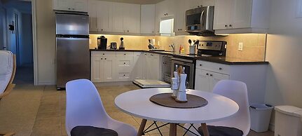 2 Bdrm, Kitchen, Laundry, Weekly - Monthly Discount