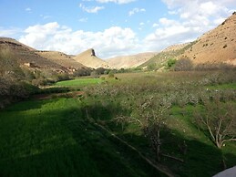 Room in Guest Room - Gîte Tawada - Happy Valley - Room for 3 People