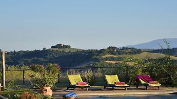 Casa del Piano Valle dei Calanchi in Front of Civita Di Bagnoregio