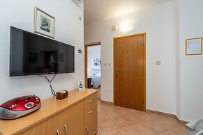 Apartment by the sea and With Beautiful View, 2 Bedrooms, 4 Persons