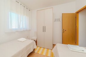 Apartment by the sea and With Beautiful View, 2 Bedrooms, 4 Persons