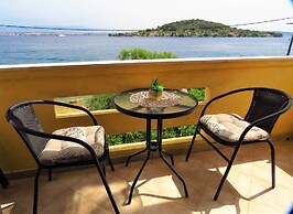 Apartment for 4 Persons, by the sea and With Beautiful View