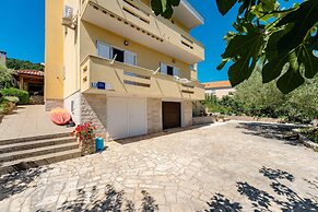 Apartment for 4 Persons, by the sea and With Beautiful View