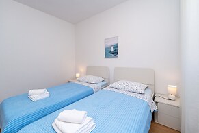 Apartment for 4 Persons, by the sea and With Beautiful View