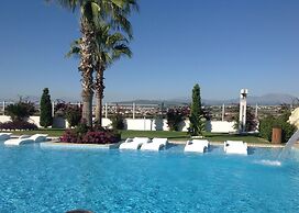 Luxury 2 bed Private Home Close to the Beach on a Secure Community