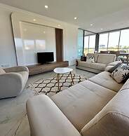 Luxury 2 bed Private Home Close to the Beach on a Secure Community