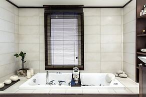 The Magnolia - Sophisticated Residence