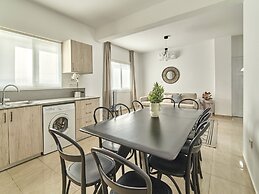 Sanders White Mountains - Nice Villa With Pool