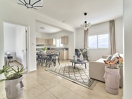 Sanders White Mountains - Nice Villa With Pool