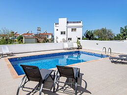 Sanders White Mountains - Nice Villa With Pool