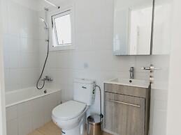 Sanders White Mountains - Pleasant Villa With Pool