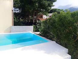 Villa Venere, 6 Bedrooms 5 Bathrooms, Private Pool and sea