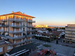 Beautiful 3 Room Apartment With Large Terrace AC in a Great Location b