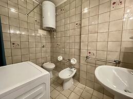 Flat With Terrace Overlooking the Pool