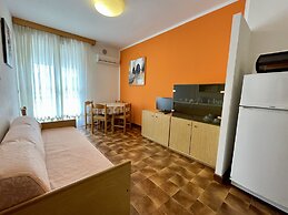 Flat With Terrace Overlooking the Pool