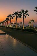 1relax in a Fully Equipped Beachfront Chalet
