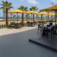 1relax in a Fully Equipped Beachfront Chalet