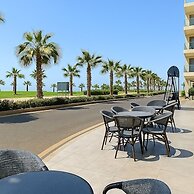 1relax in a Fully Equipped Beachfront Chalet