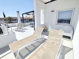 Adelos Maisonette Near Vouliagmeni Beach